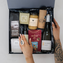 Load image into Gallery viewer, 100% Northland Deluxe Gift Box