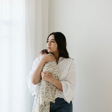 Load image into Gallery viewer, Te Pātiki Wrap - Green
