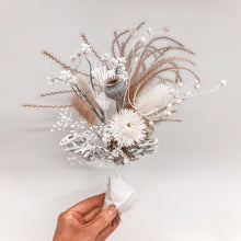 Load image into Gallery viewer, Dried Floral Arrangement
